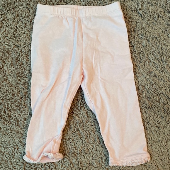 Baby Gap 3-6M Plain Pink Solid Light pants leggings scalloped ruffle bottom - Picture 2 of 4